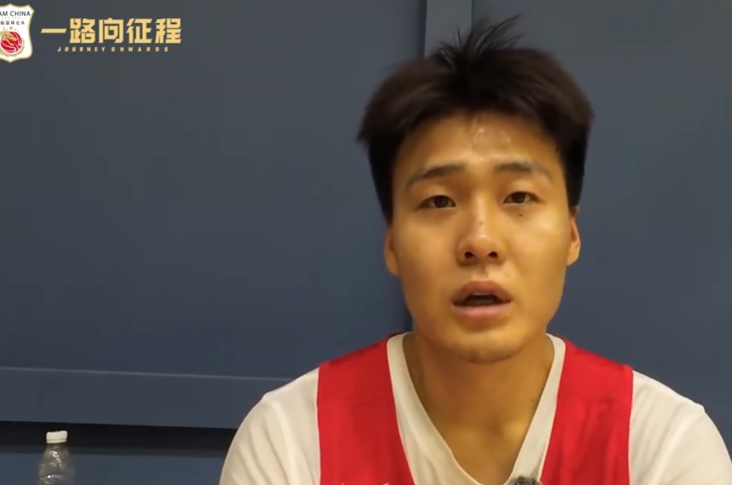 趙睿談?chuàng)沃袊?guó)男籃隊(duì)長(zhǎng):用我的精神屬性和能量去幫助大家