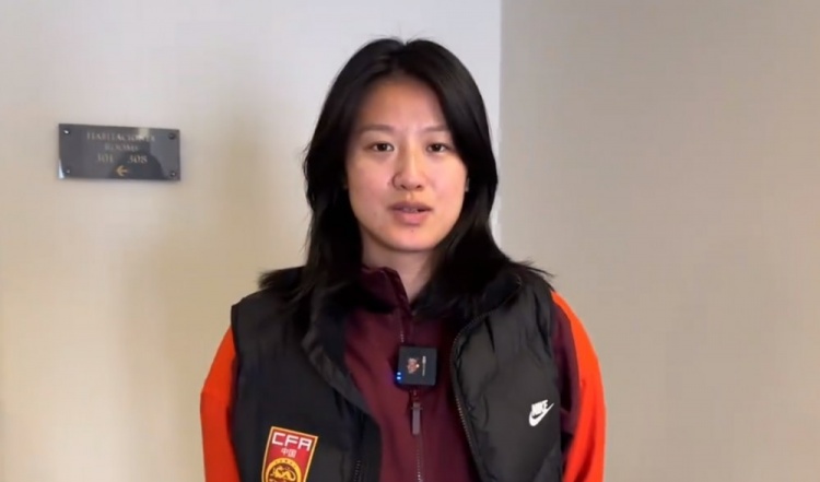 汪琳琳:范迪克是我的偶像和目標(biāo),希望變成他那樣全面的中后衛(wèi)