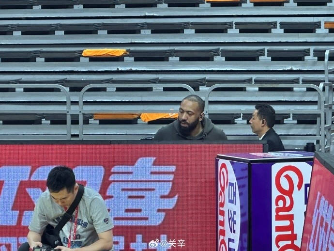  今晚不打？廣東主場迎戰廣廈 吉倫沃特一身便裝現身球館