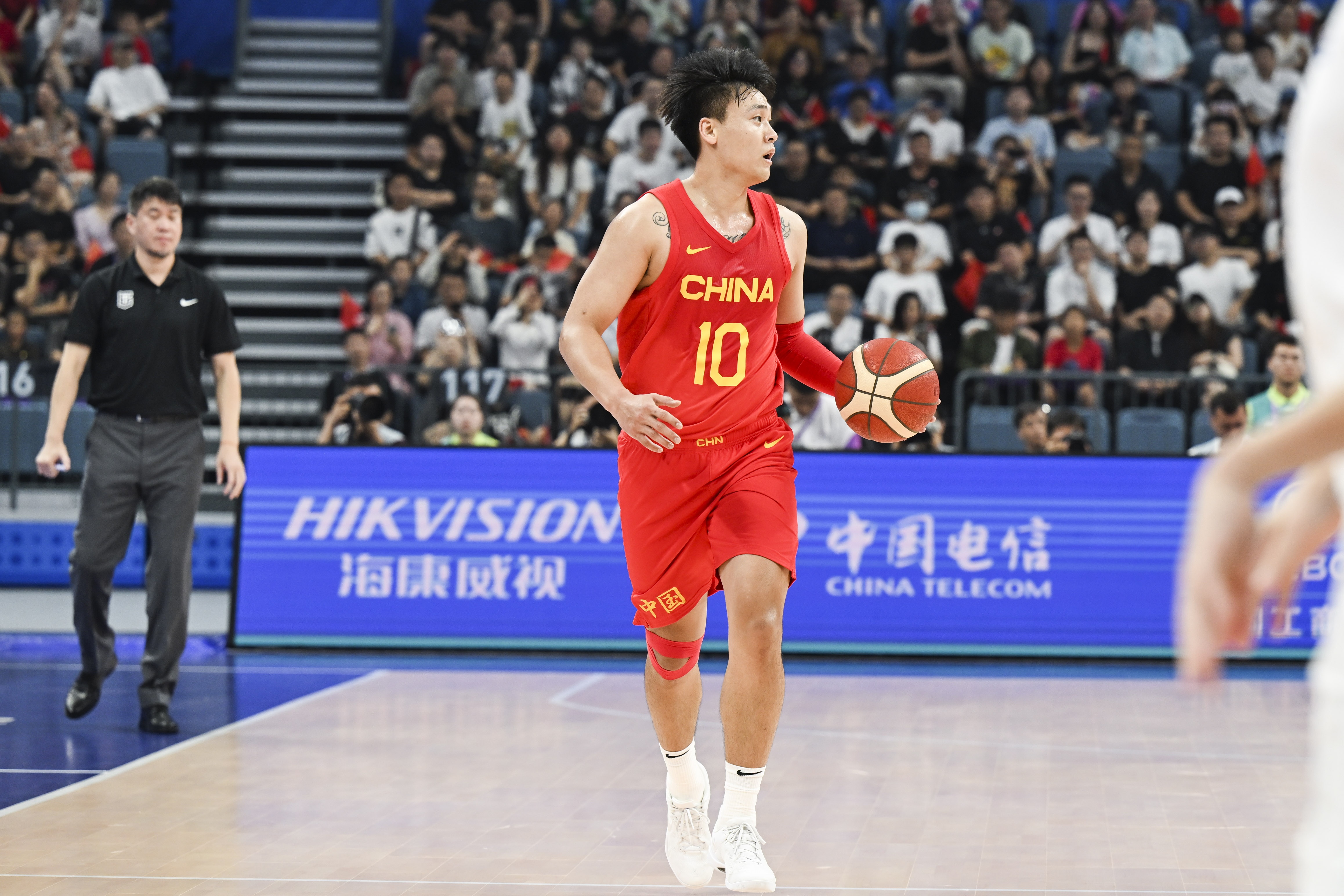 郭士強:因為趙睿周琦隊內(nèi)最老 選他們當隊長副隊長帶動年輕人