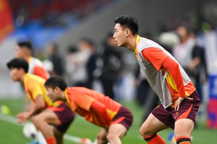  足球報(bào)：張玉寧、蔣圣龍均有不同程度傷病，伊萬未讓在熱身賽出場