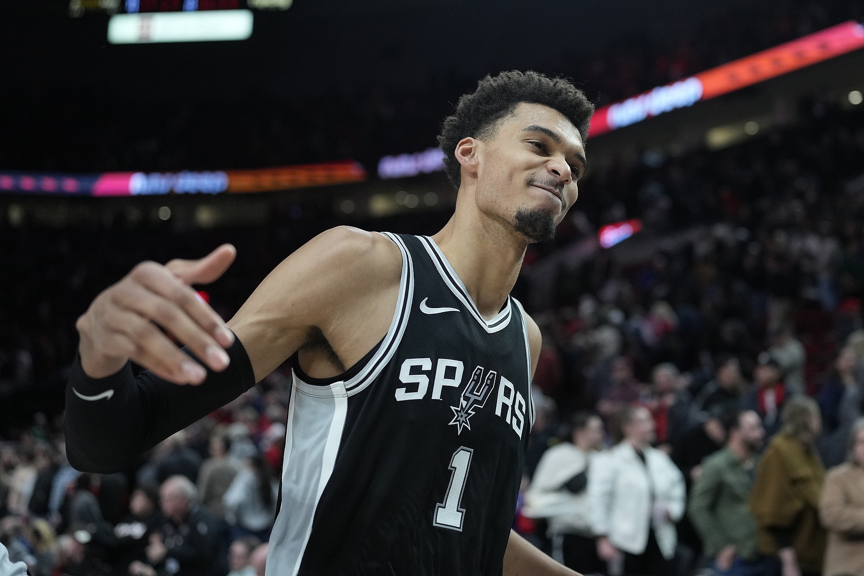 下一個NBA超級巨星?文班亞馬:身高 技術(shù)與人格魅力的完美結(jié)合