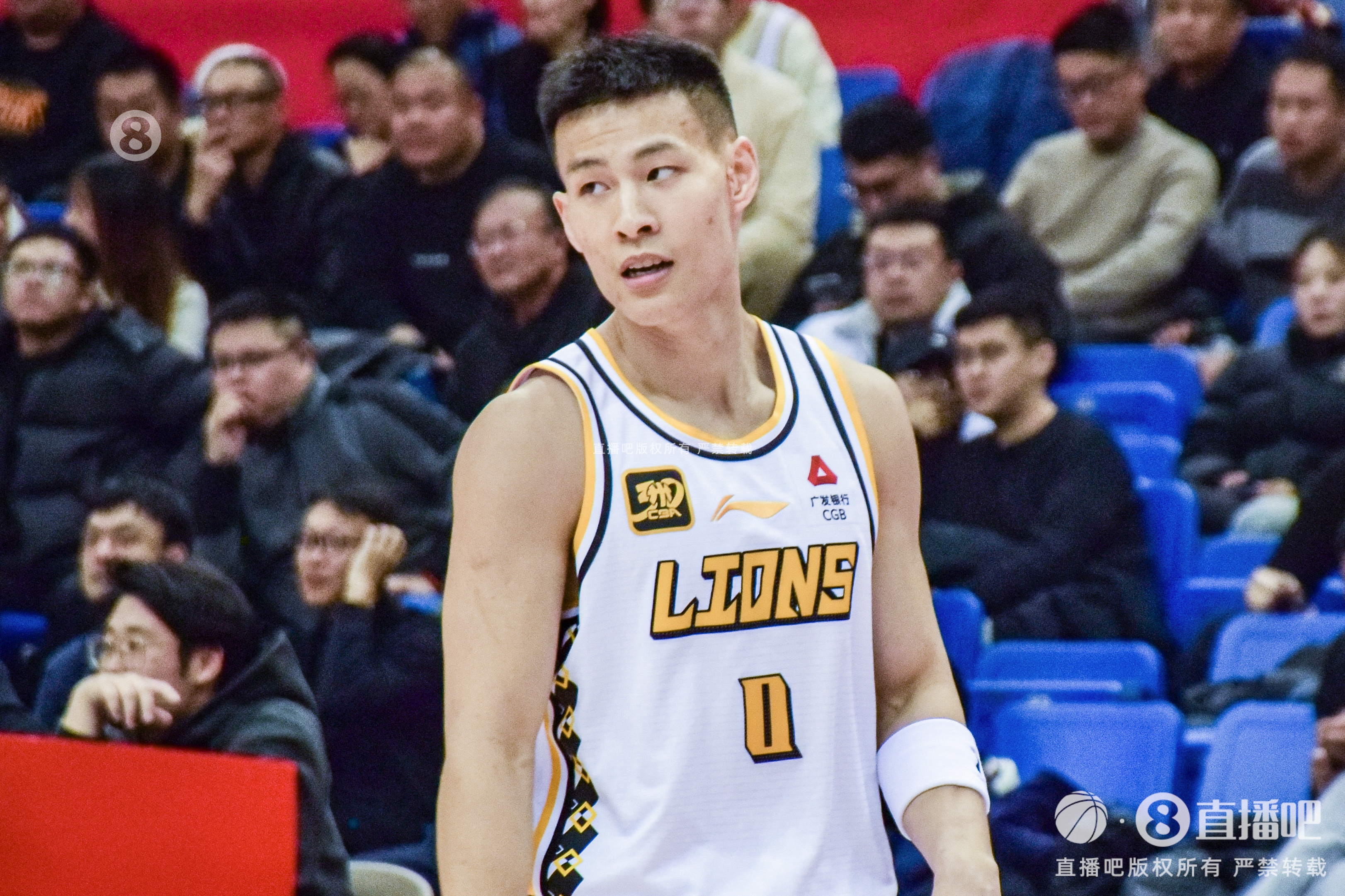 毫無狀態(tài)!林秉圣11投僅1中拿到3分3斷 出現(xiàn)2失誤4犯規(guī)