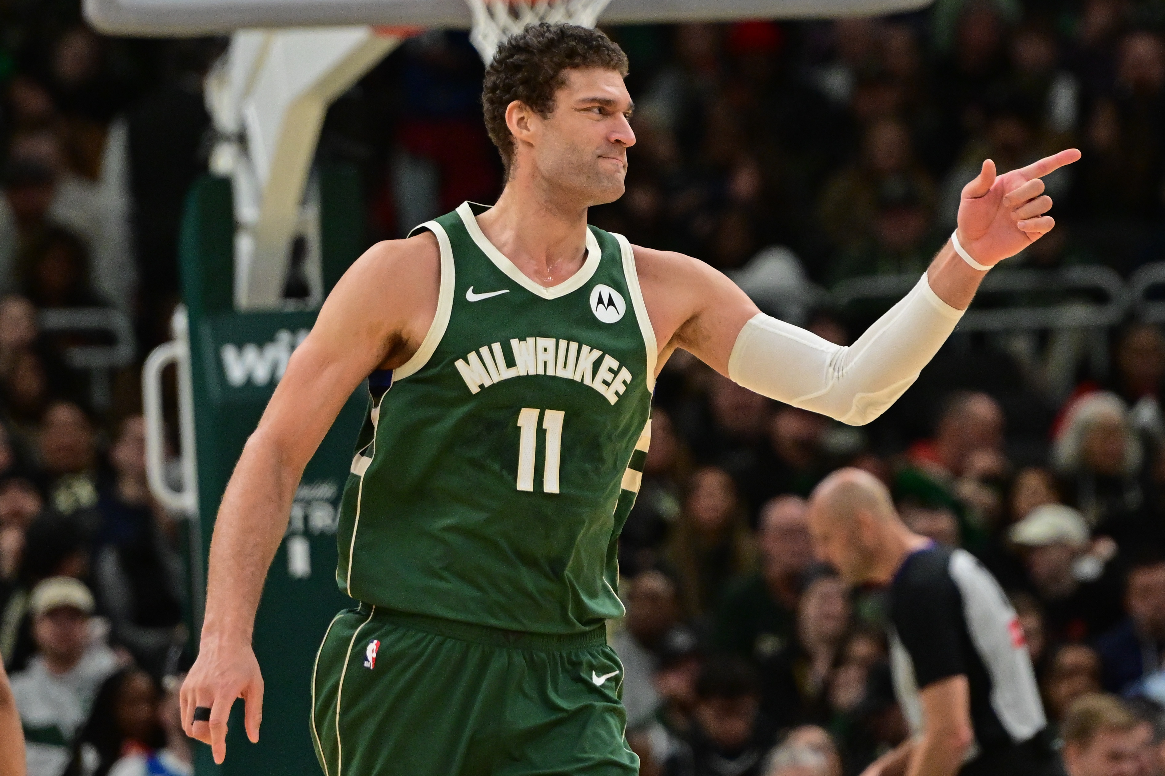 3B中鋒!大洛佩茲蓋帽數(shù)2038次超越加內(nèi)特 升至NBA歷史第18位