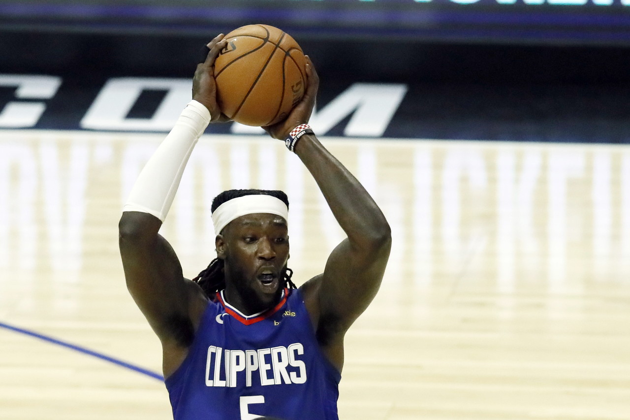 探長：外援來中國后簽的紙質合同有48頁 CBA有必要優化簽約流程